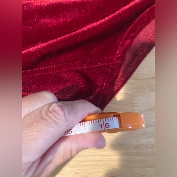 Red bodysuit with Velcro closure. Brand new & never worn. Satin material feel - Picture 7 of 8